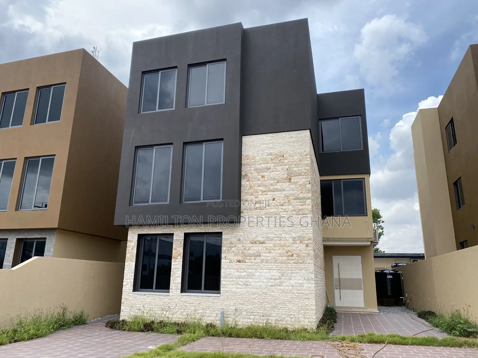 4bdrm Mansion in East Legon, Boundary Road Area for rent in Boundary Road Area