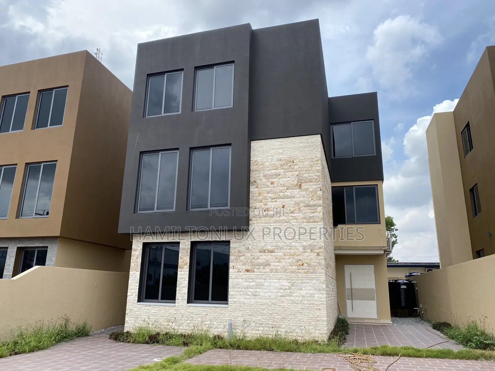 4bdrm Mansion in East Legon, Boundary Road Area for rent in Boundary Road Area