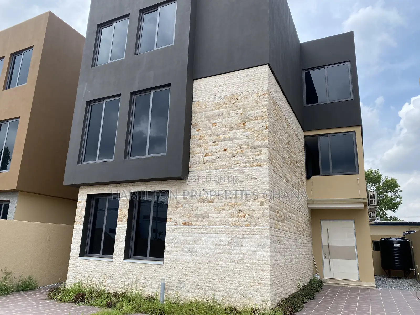 4bdrm Mansion in East Legon, Boundary Road Area for rent in Boundary Road Area