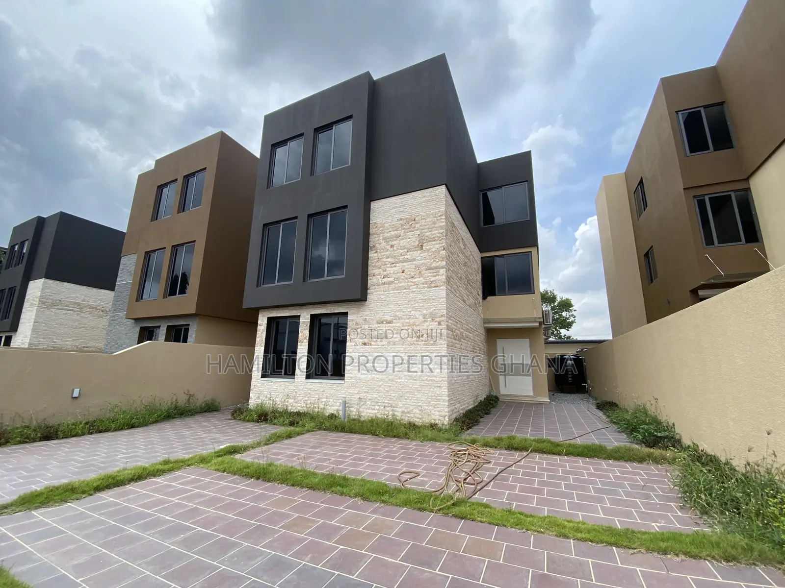4bdrm Mansion in East Legon, Boundary Road Area for rent in Boundary Road Area