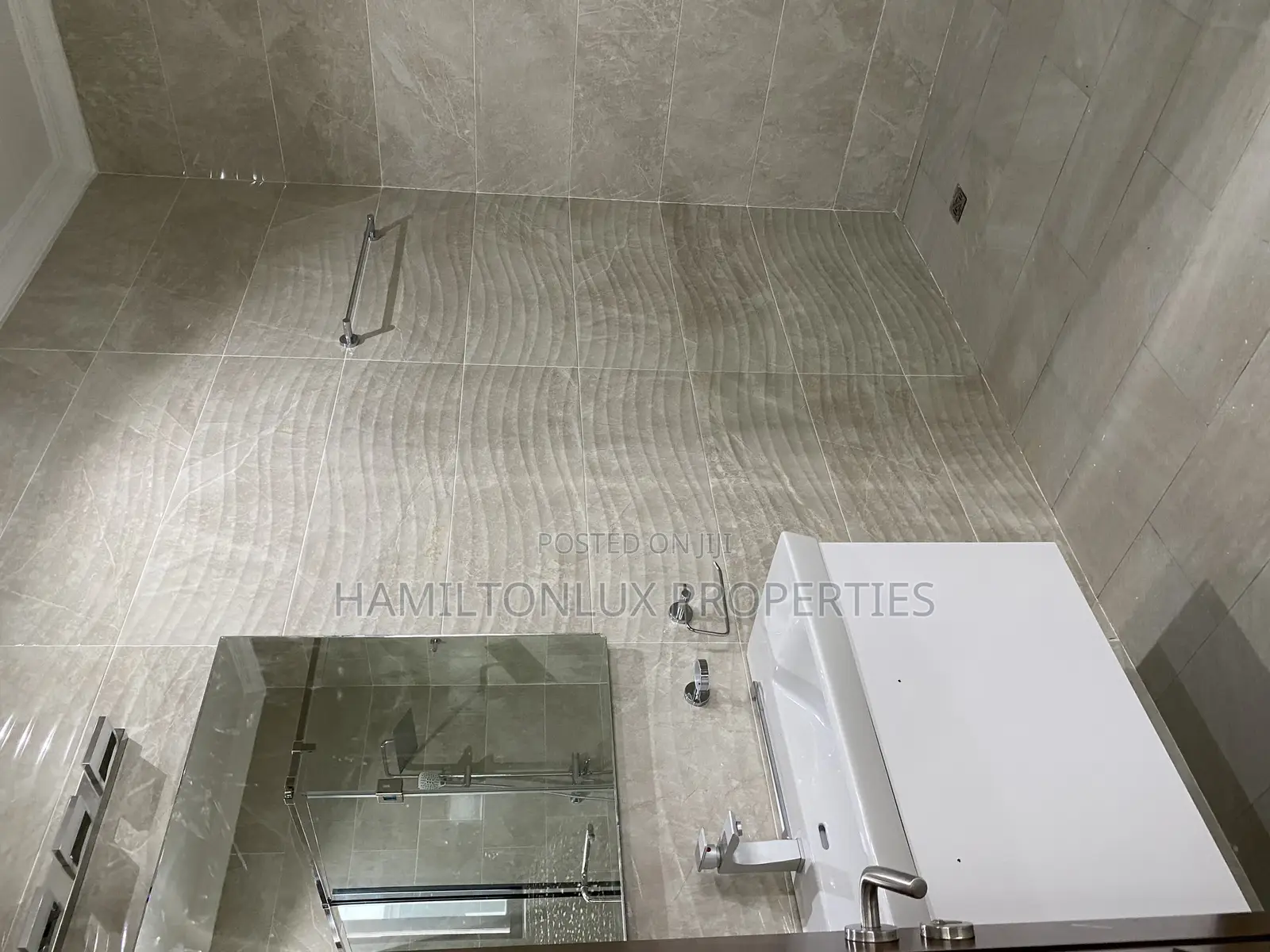 5bdrm House in East Legon for rent in East Legon