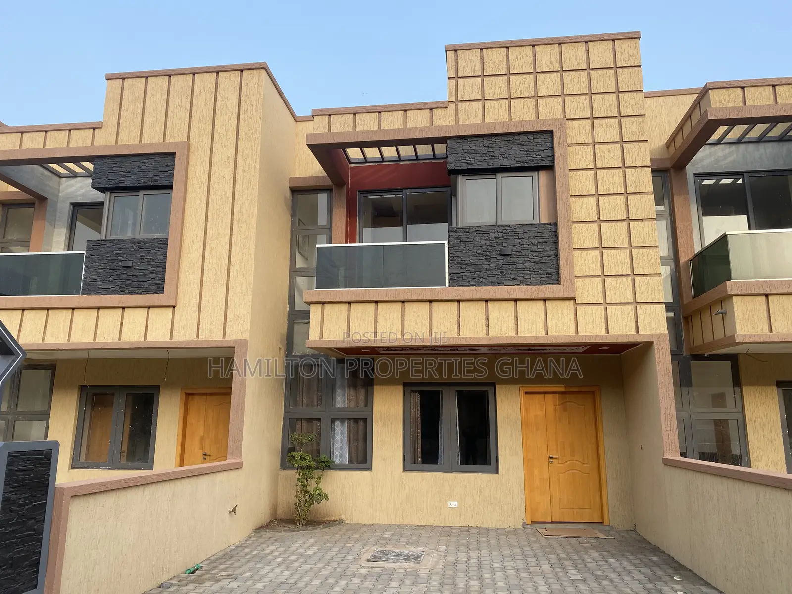 3bdrm Townhouse / Terrace in Adjiringano, School Junction for rent in School Junction