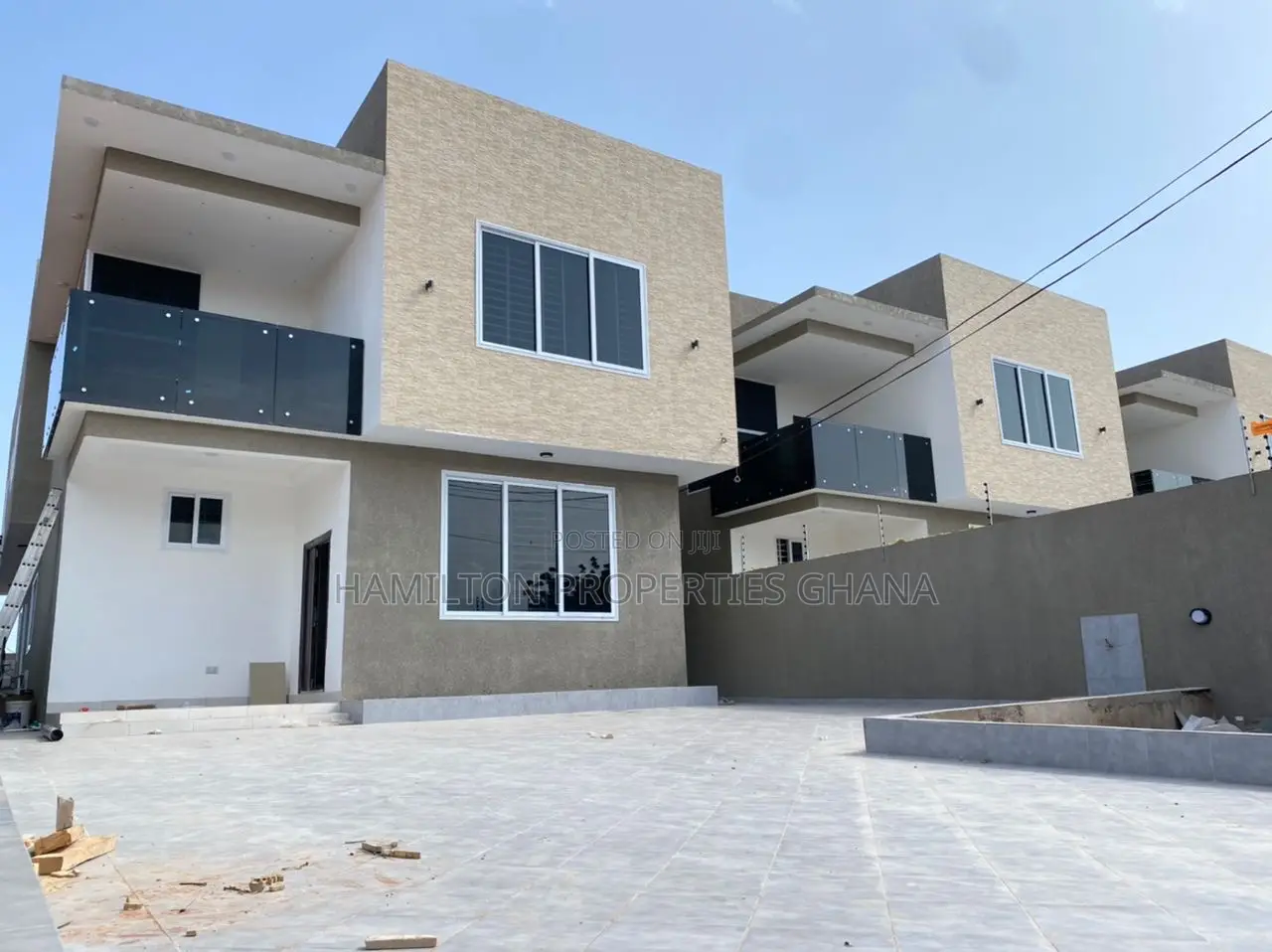 4bdrm Mansion in Lakeside for sale in Lake Side Estate