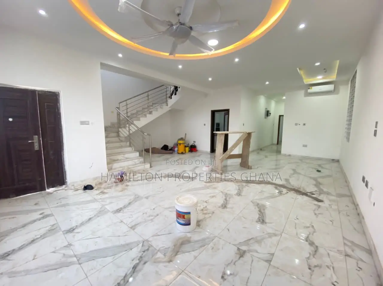 4bdrm Mansion in Lakeside for sale in Lake Side Estate