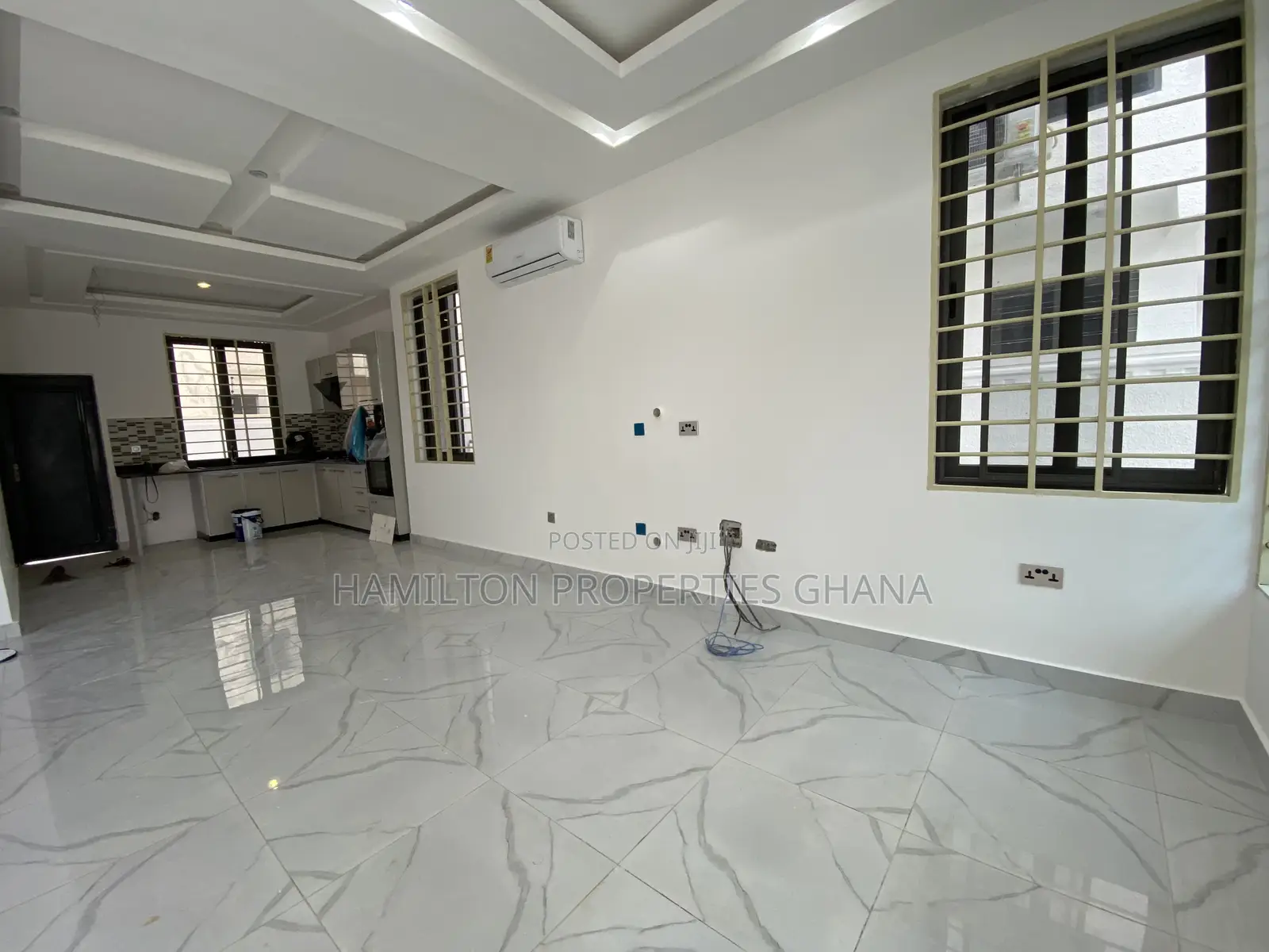 3bdrm House in School Junction Bvld for rent in School Junction