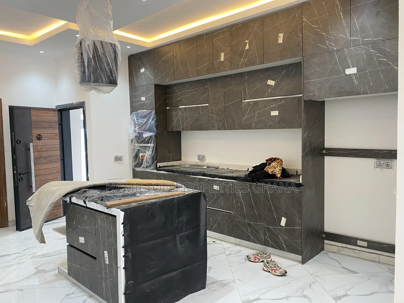 4bdrm Mansion in Lakeside Plot 4, Ashaley Botwe for sale in Ashaley Botwe