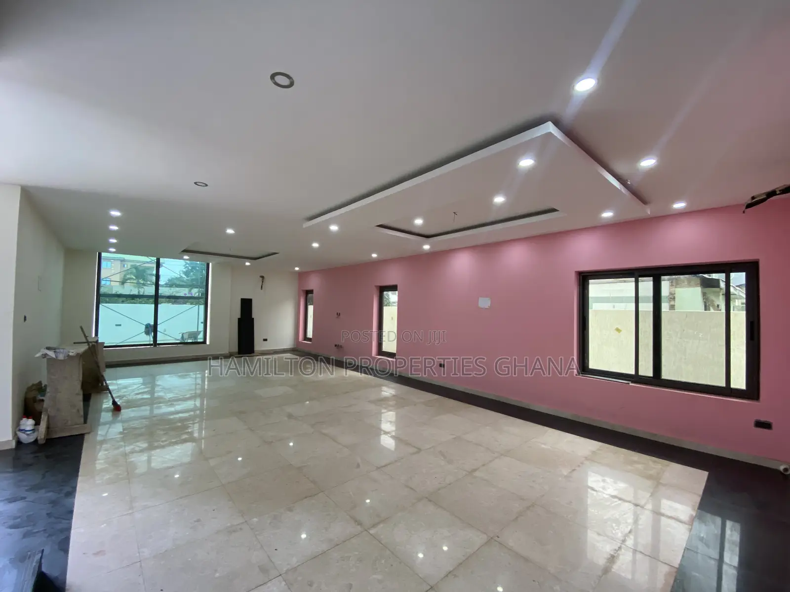 6bdrm Mansion in East Legon, Boundary Road Area for sale in Boundary Road Area