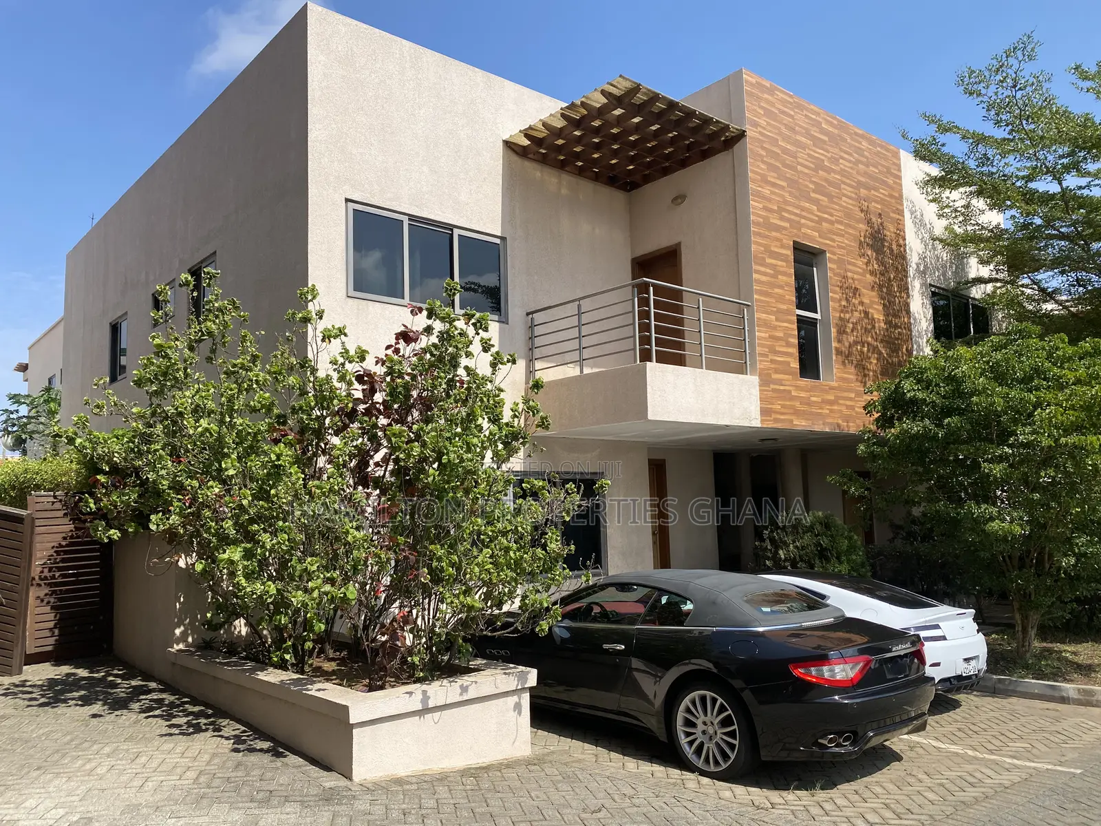 3bdrm Townhouse / Terrace in East Legon Prime for rent in East Legon