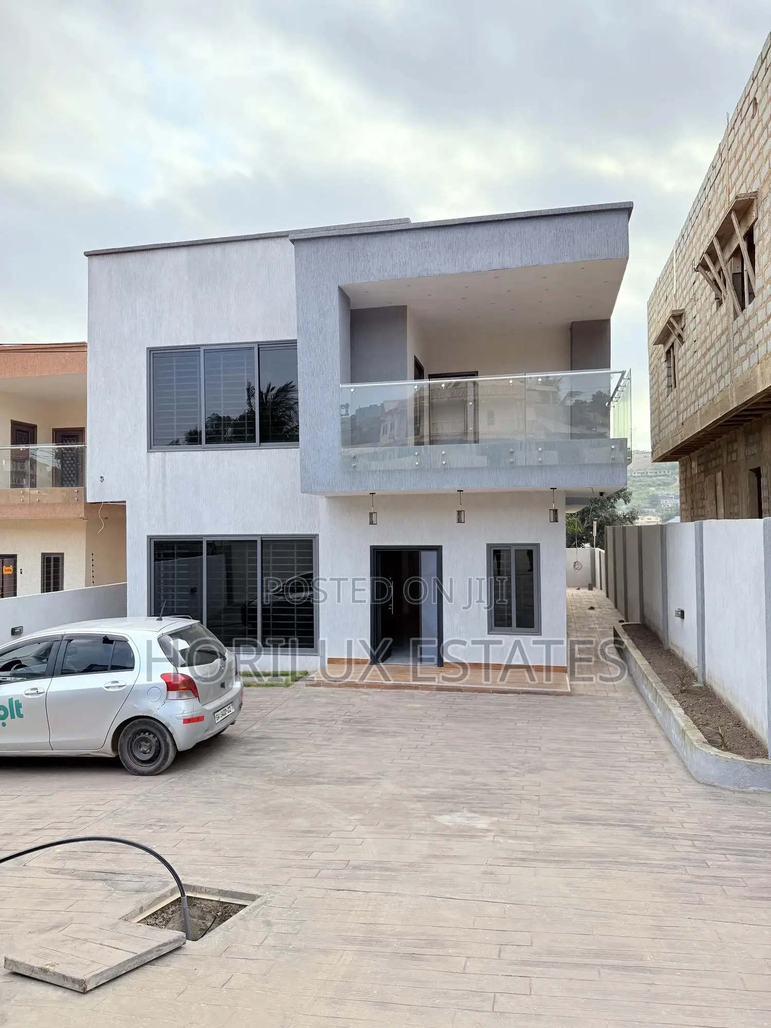 4bdrm Duplex in Kwabenya for sale in Kwabenya