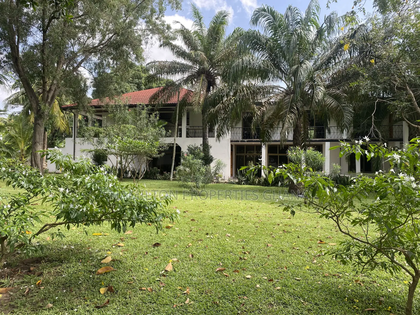 8bdrm Farm House in Cantonments, US Embassy Area for rent in US Embassy Area