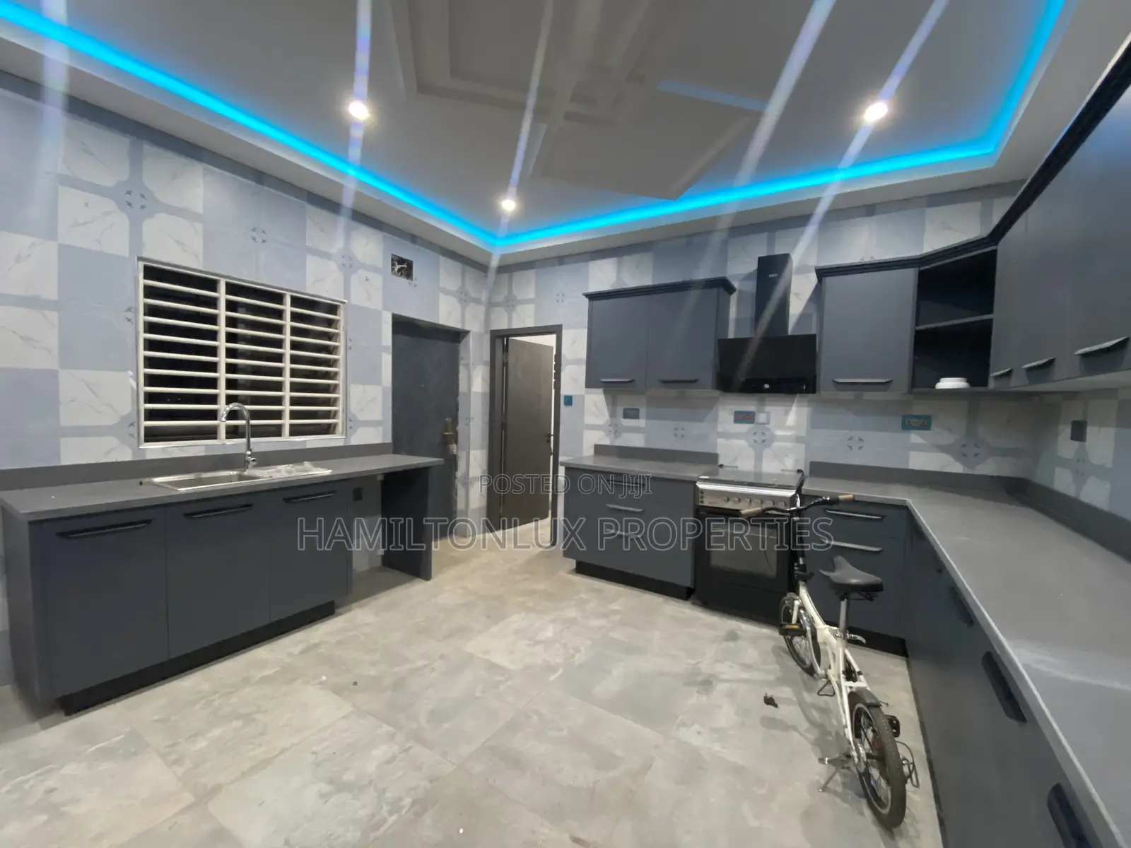 3bdrm Apartment in Agbogba, School Park Area for rent in School Park Area
