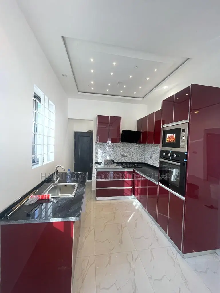 2bdrm House in Botwe, Little Roses Area for sale in Little Roses Area