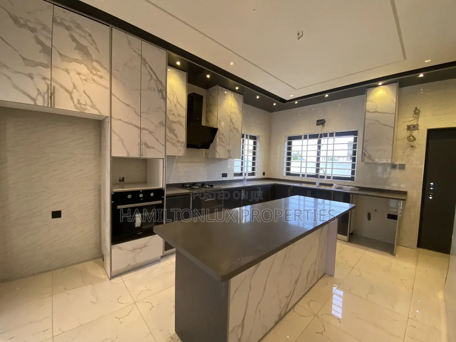 3bdrm House in Lakeside for sale in Lake Side Estate