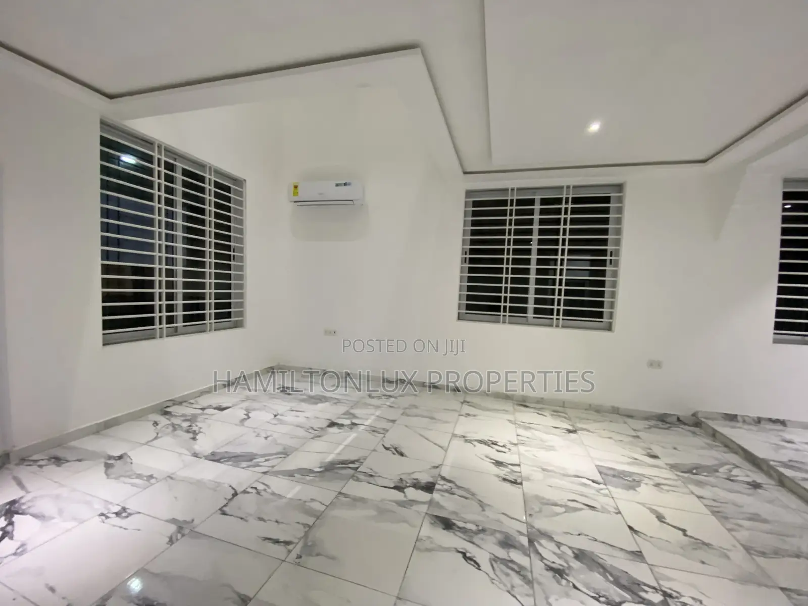4bdrm House in Lakeside for sale in Lake Side Estate