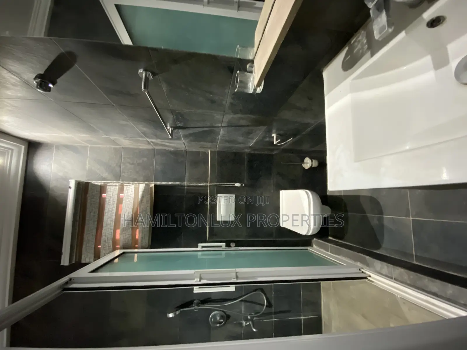 3bdrm House in Adenta, Commandos for rent in Commandos