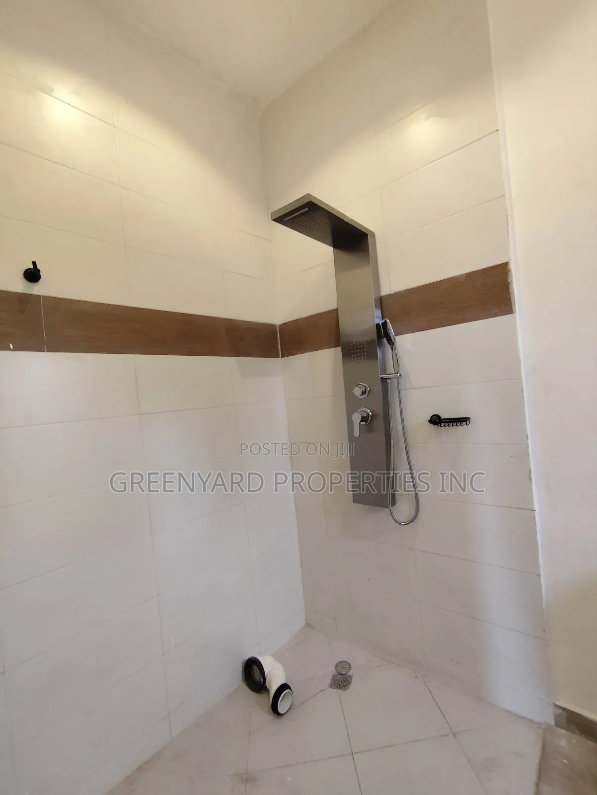 4bdrm House in Ogbojo, East Legon for sale in East Legon