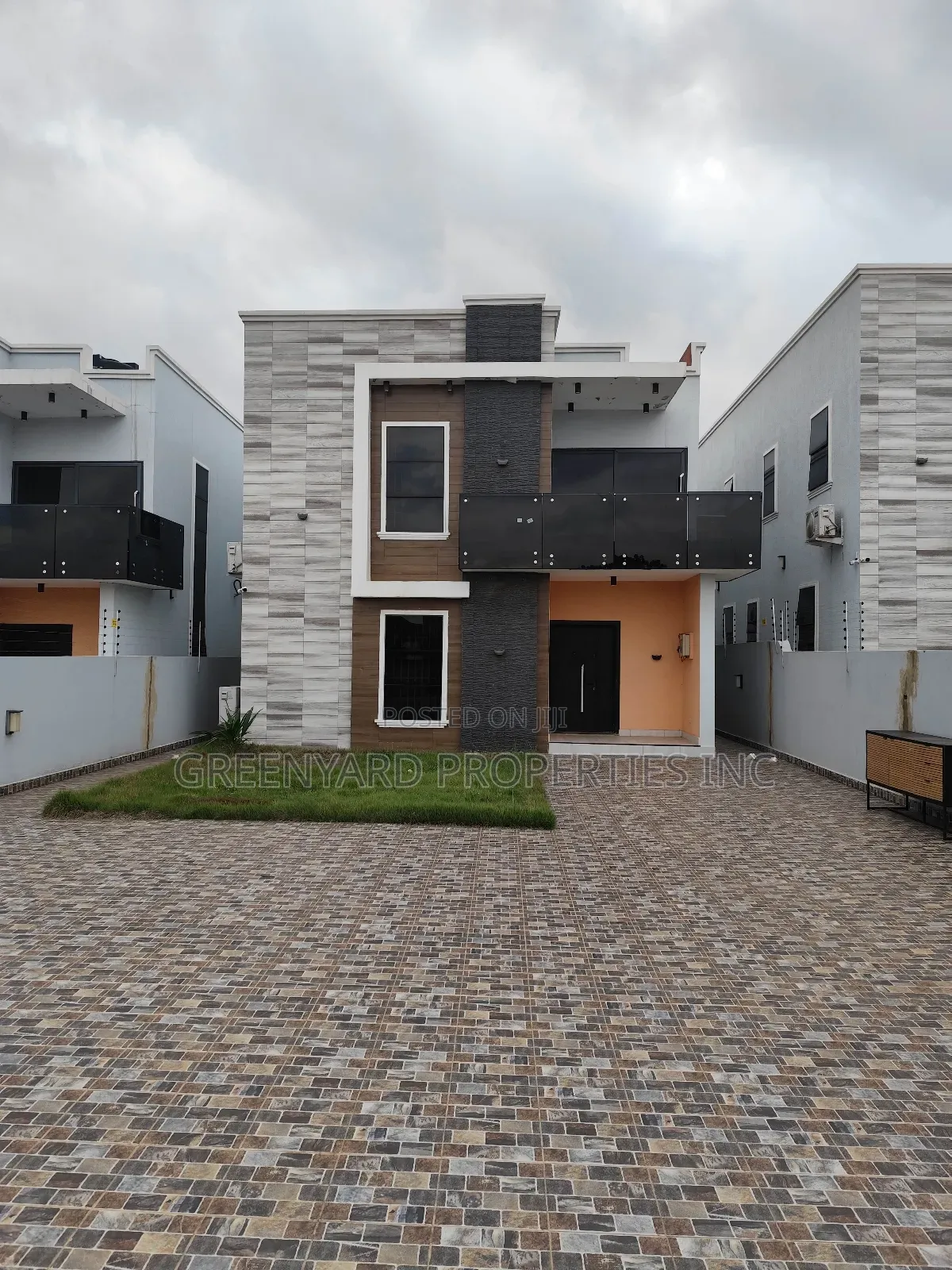 5bdrm House in Ogbojo, East Legon for sale in East Legon