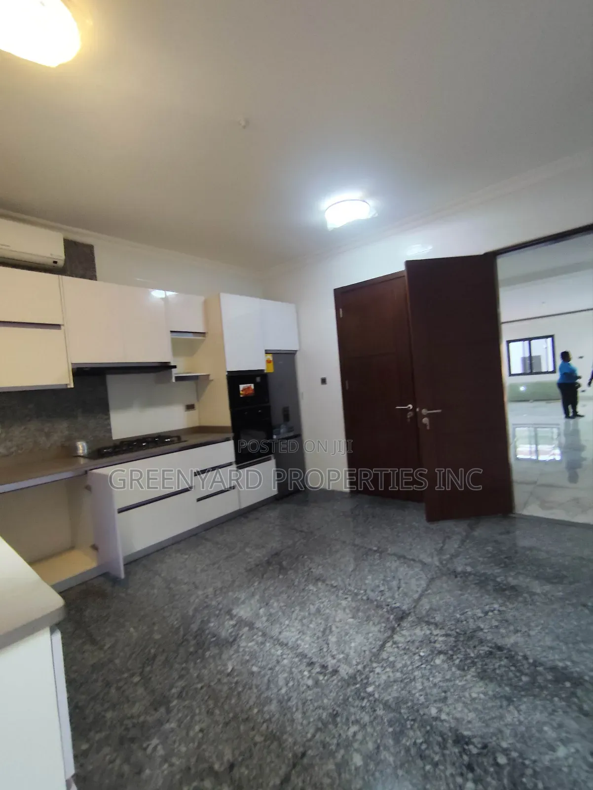 5bdrm Duplex in A&C, East Legon for rent in East Legon