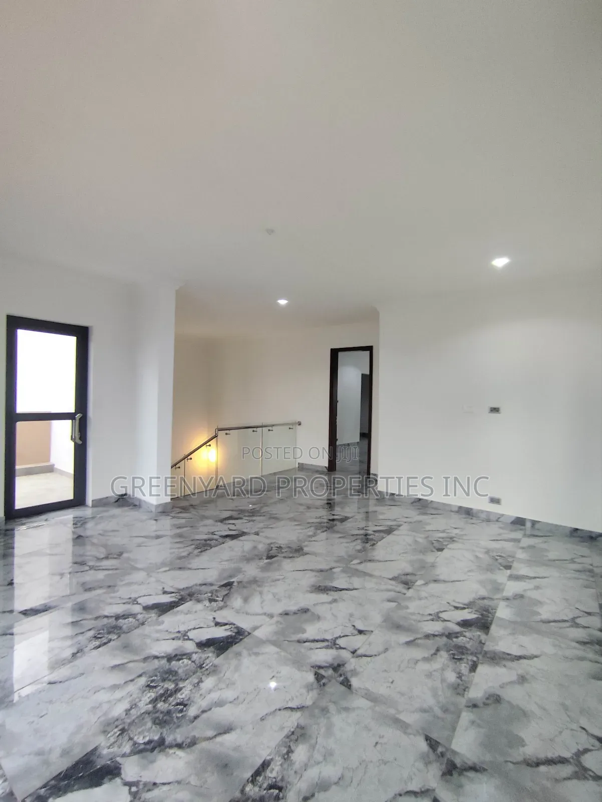 5bdrm Duplex in A&C, East Legon for rent in East Legon