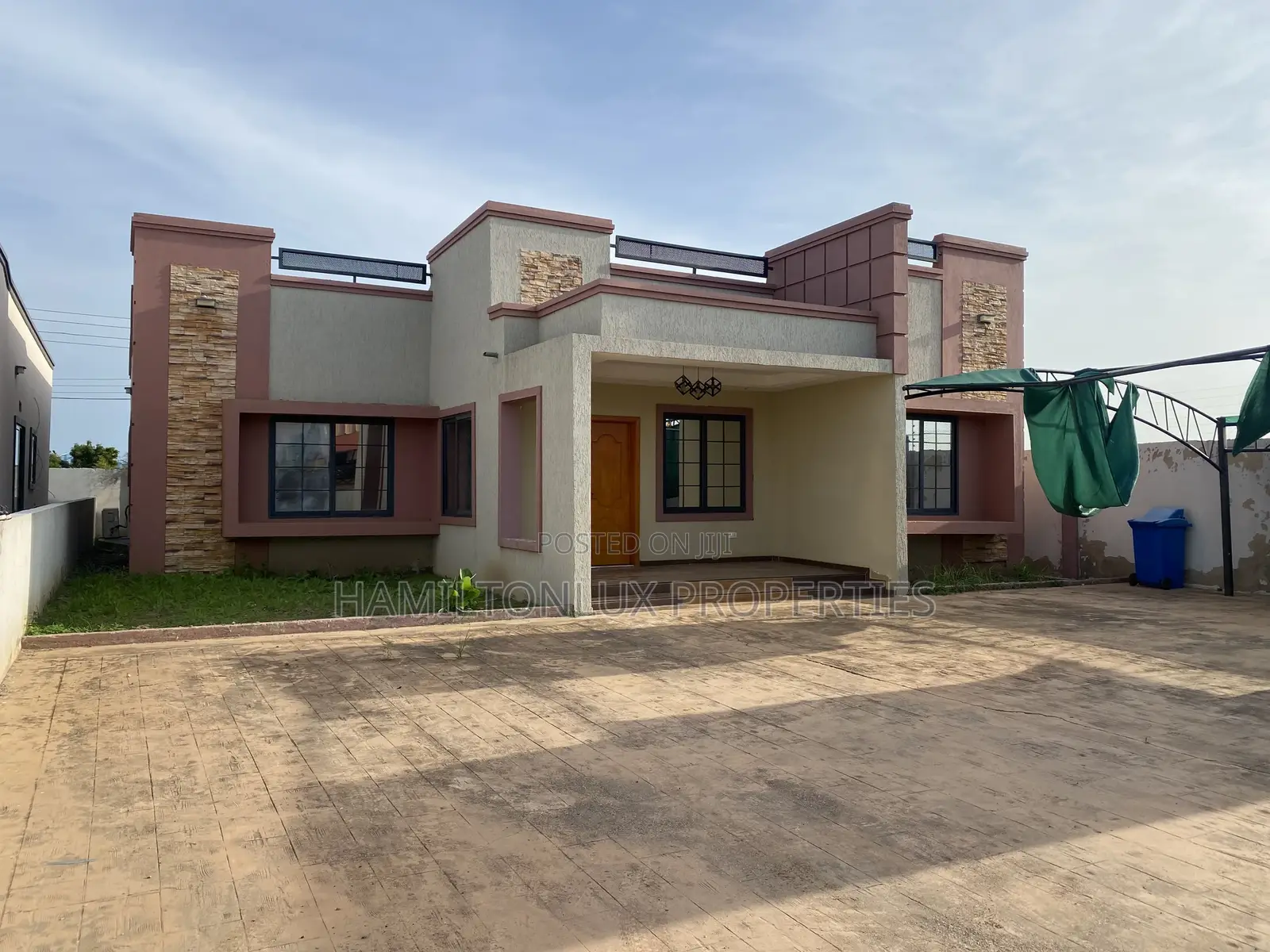3bdrm House in Lakeside for rent in Lake Side Estate