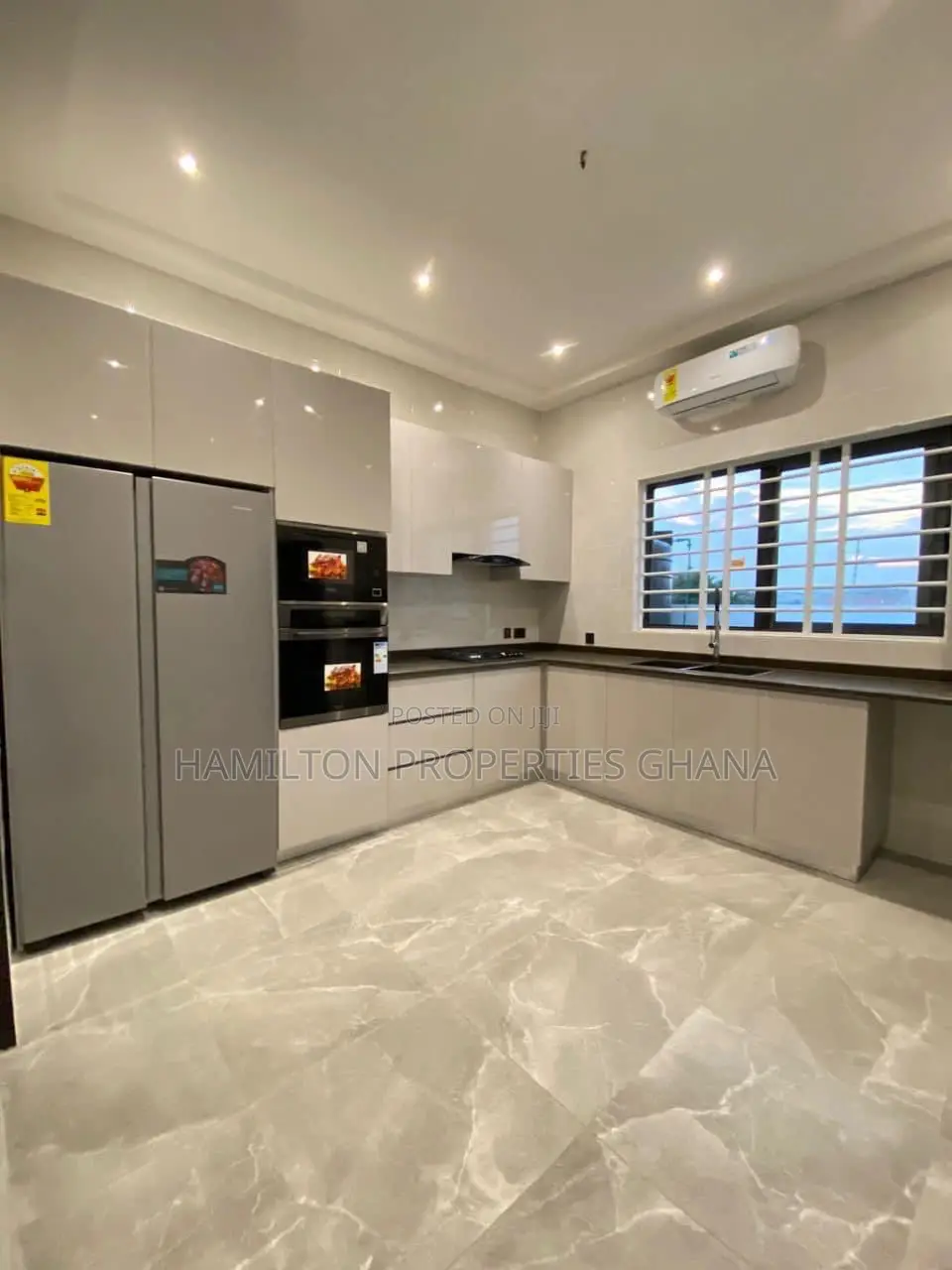 4bdrm Mansion in Lakeside, Ashaley Botwe for sale in Ashaley Botwe