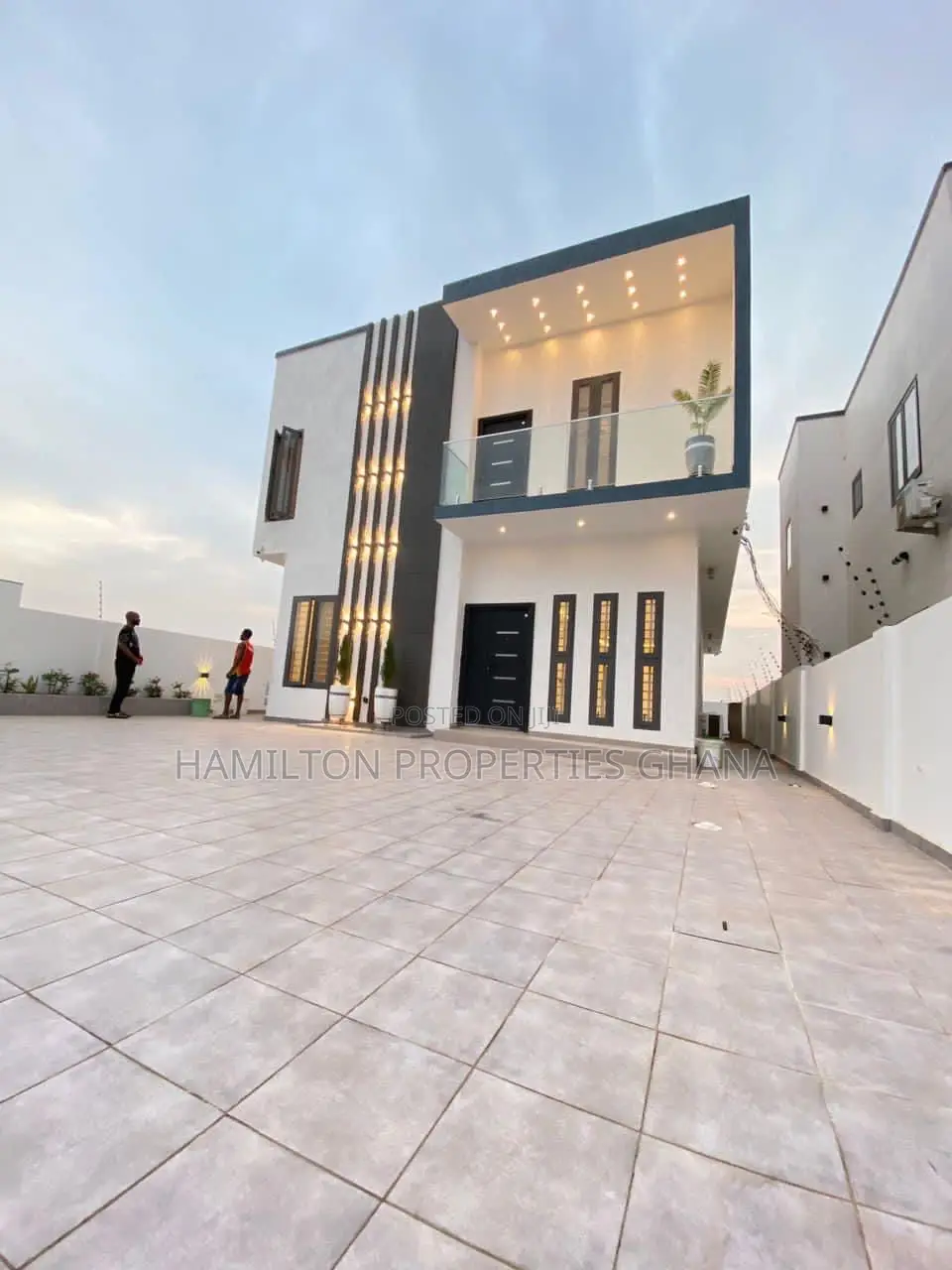 4bdrm Mansion in Lakeside, Ashaley Botwe for sale in Ashaley Botwe