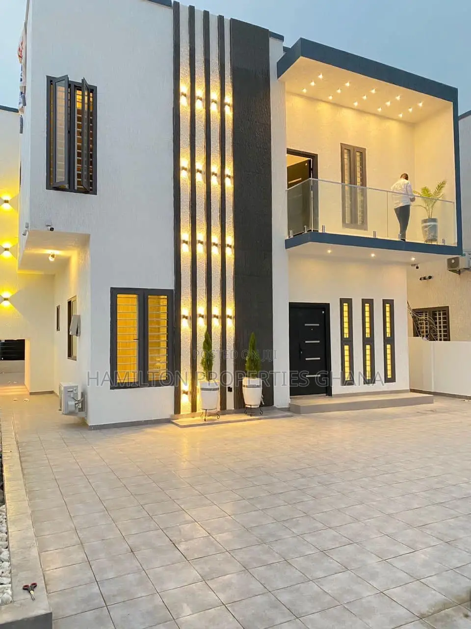 4bdrm Mansion in Lakeside, Ashaley Botwe for sale in Ashaley Botwe