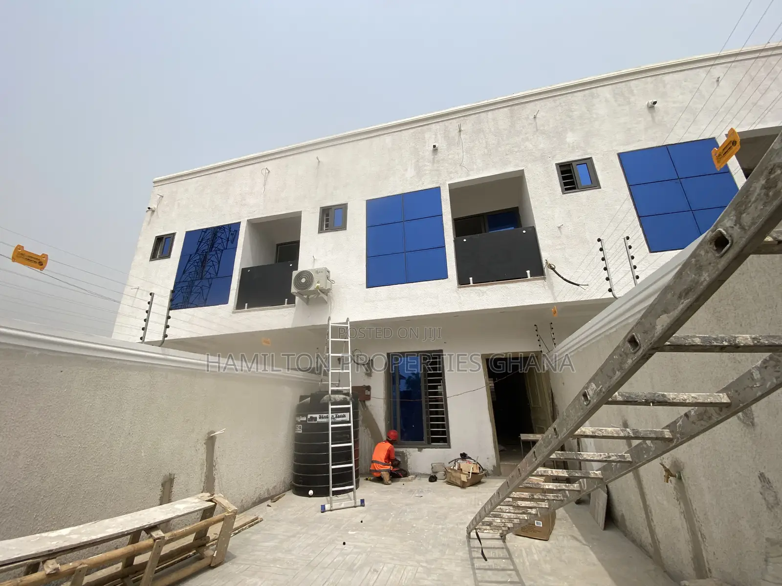 2bdrm House in Residence, School Junction for sale in School Junction