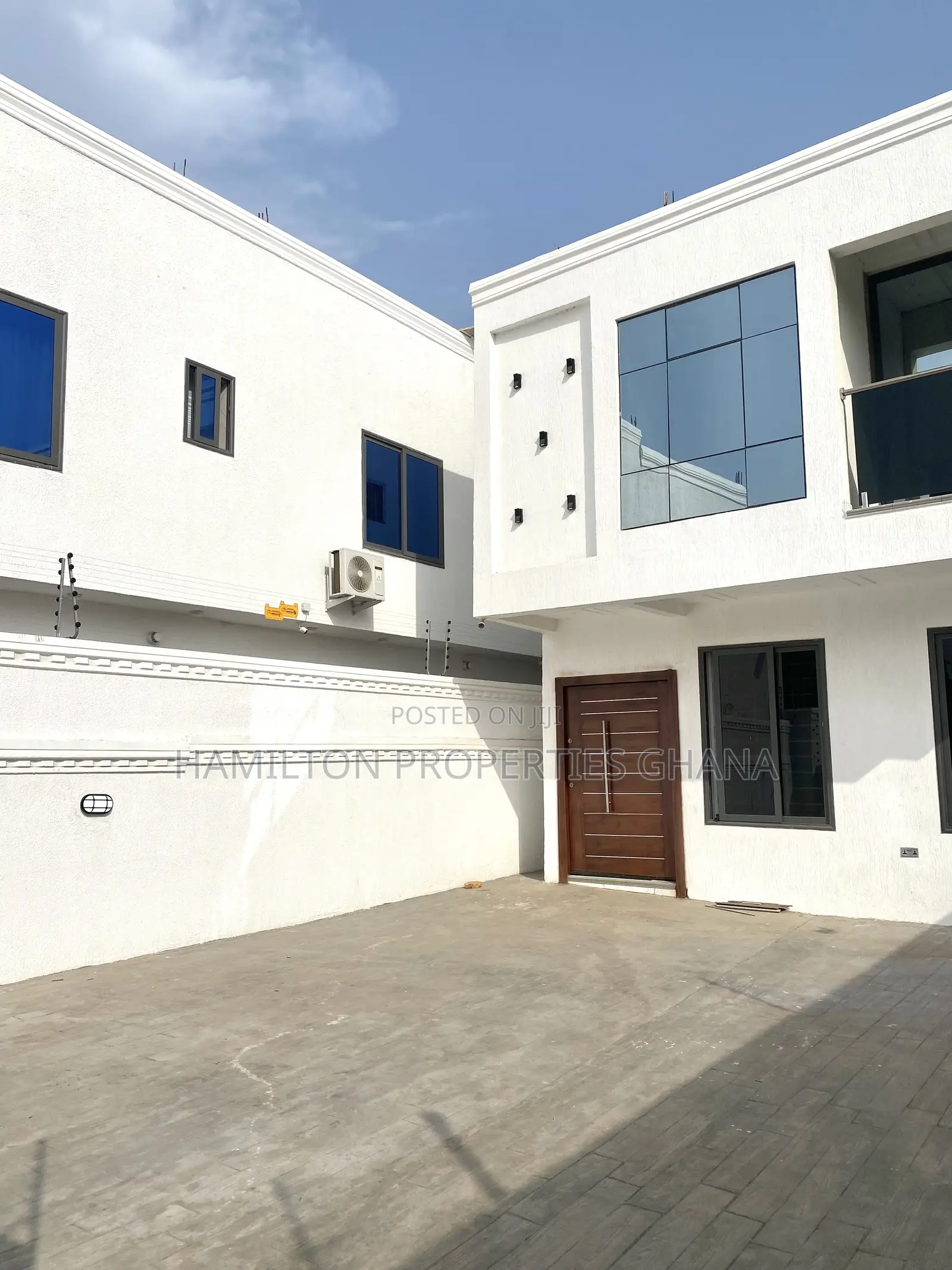 4bdrm Mansion in School Junction, Adjiriganor for sale in Adjiriganor