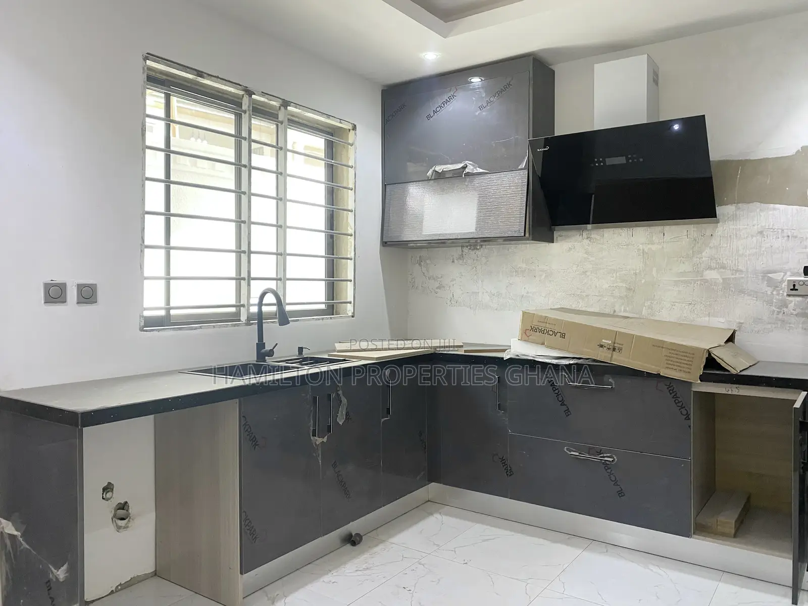 4bdrm Mansion in School Junction, Adjiriganor for sale in Adjiriganor