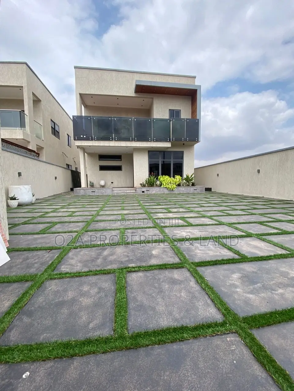 4bdrm House in Lakeside for sale in Lake Side Estate