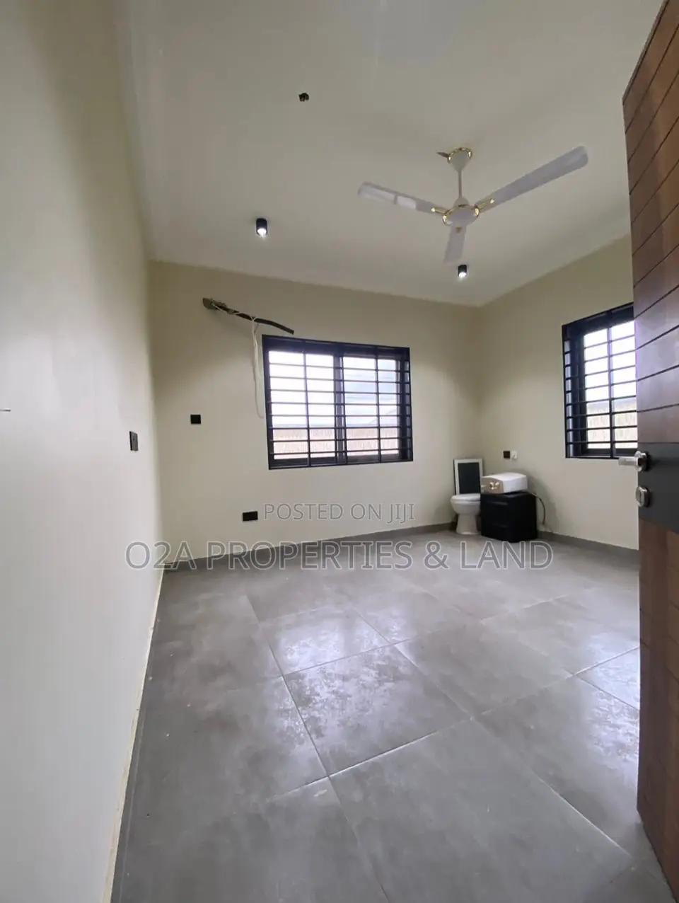 4bdrm House in Lakeside for sale in Lake Side Estate