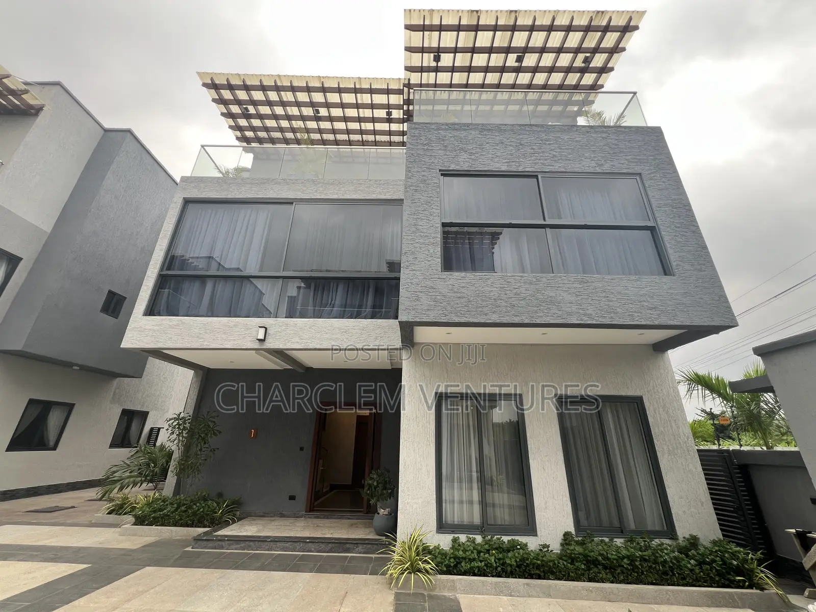 Furnished 4bdrm Townhouse / Terrace in Charclem Ventures, Roman Ridge in Roman Ridge
