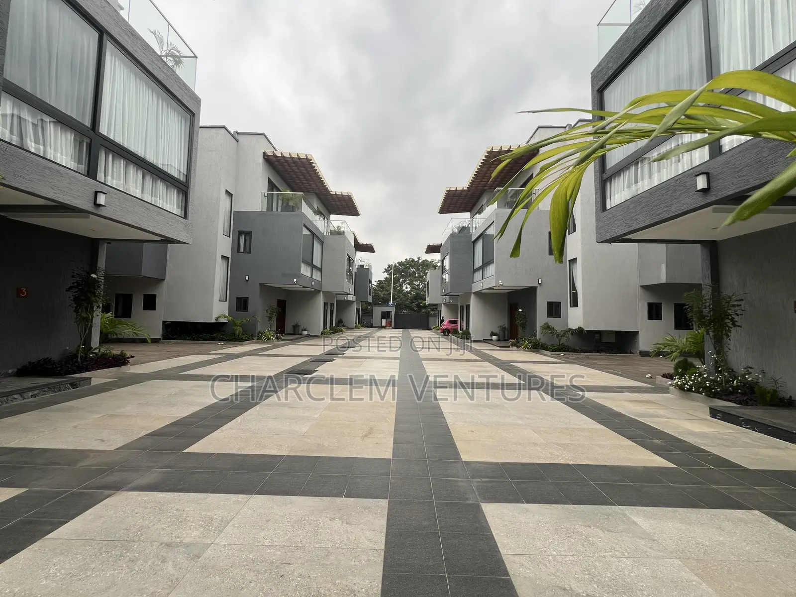 Furnished 4bdrm Townhouse / Terrace in Charclem Ventures, Roman Ridge in Roman Ridge