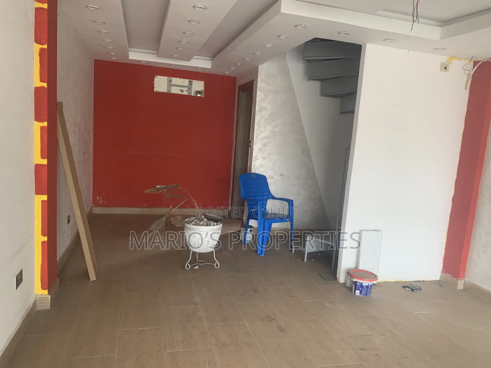 Single Shop for Rent at American House in American House