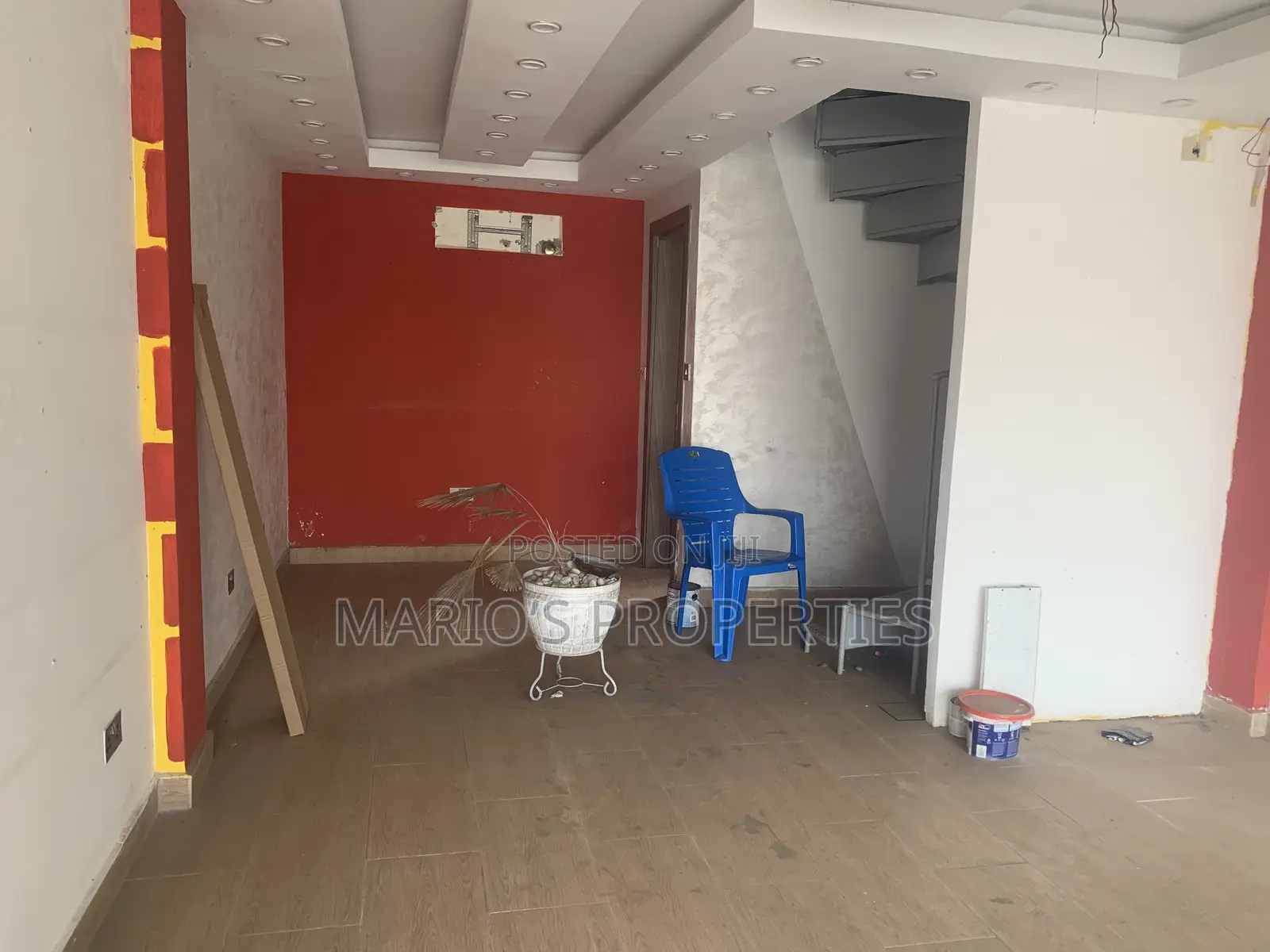 Single Shop for Rent at American House in American House