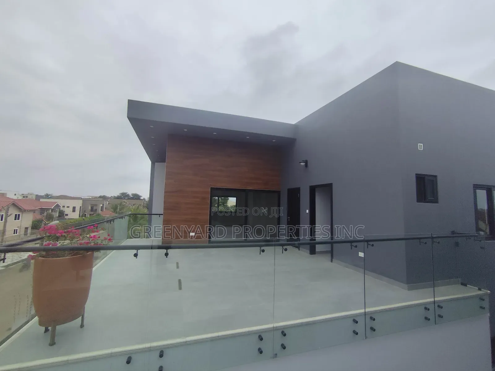 5bdrm Mansion in Trasacco, Adjiriganor for sale in Adjiriganor