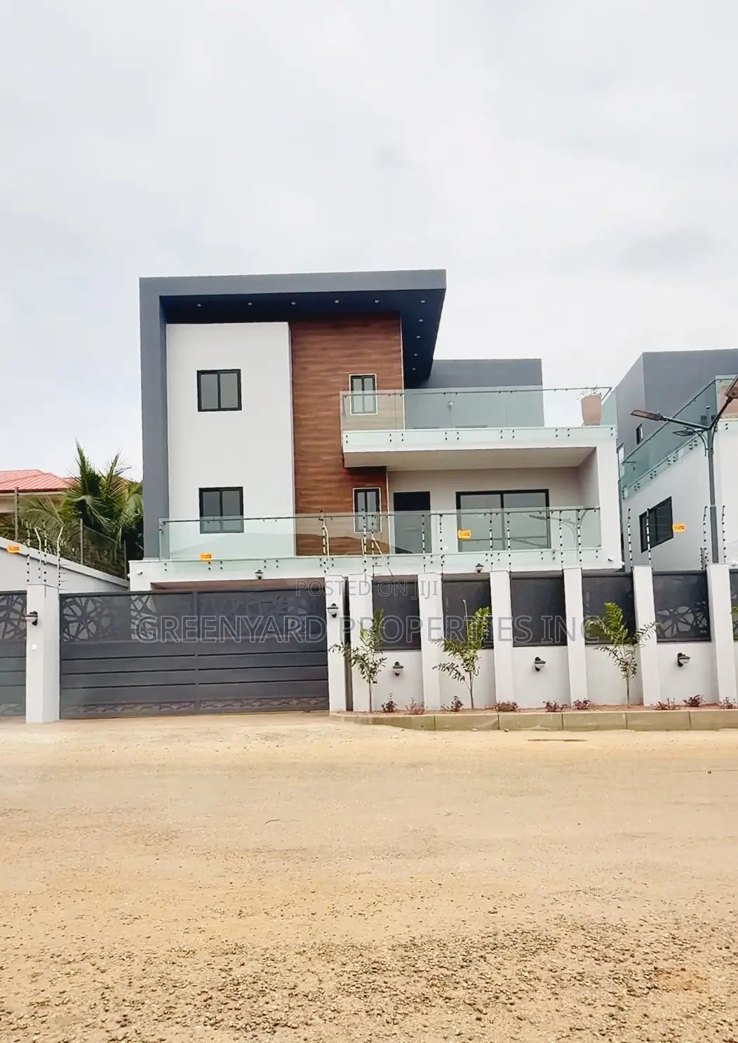 5bdrm Mansion in Trasacco, Adjiriganor for sale in Adjiriganor