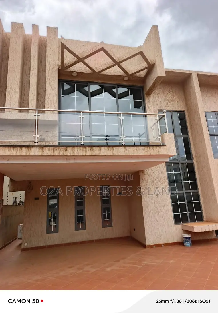 4bdrm House in East Airport for rent in Airport Residential Area