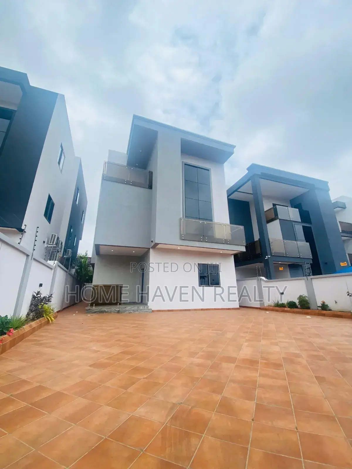 5bdrm House in Lagos Avenue, East Legon for rent in East Legon