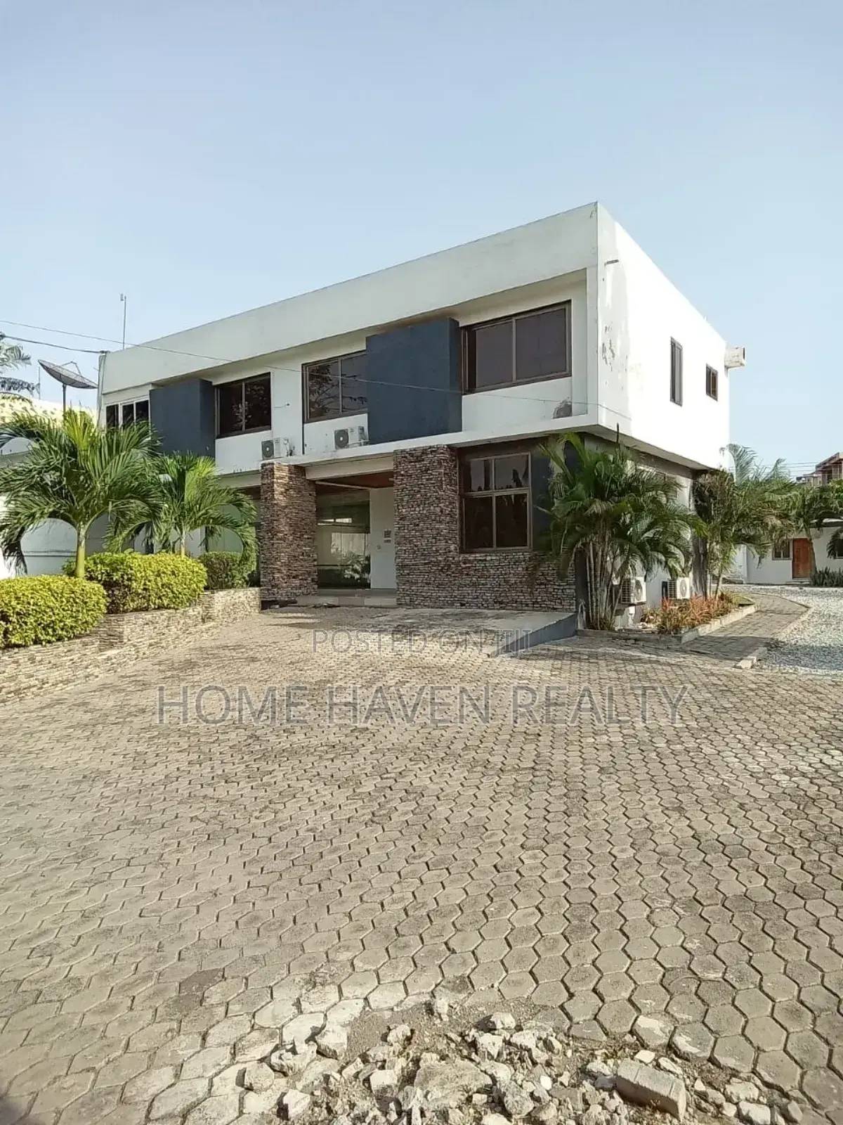 6bdrm House in Airport Residentials for rent in Airport Residential Area