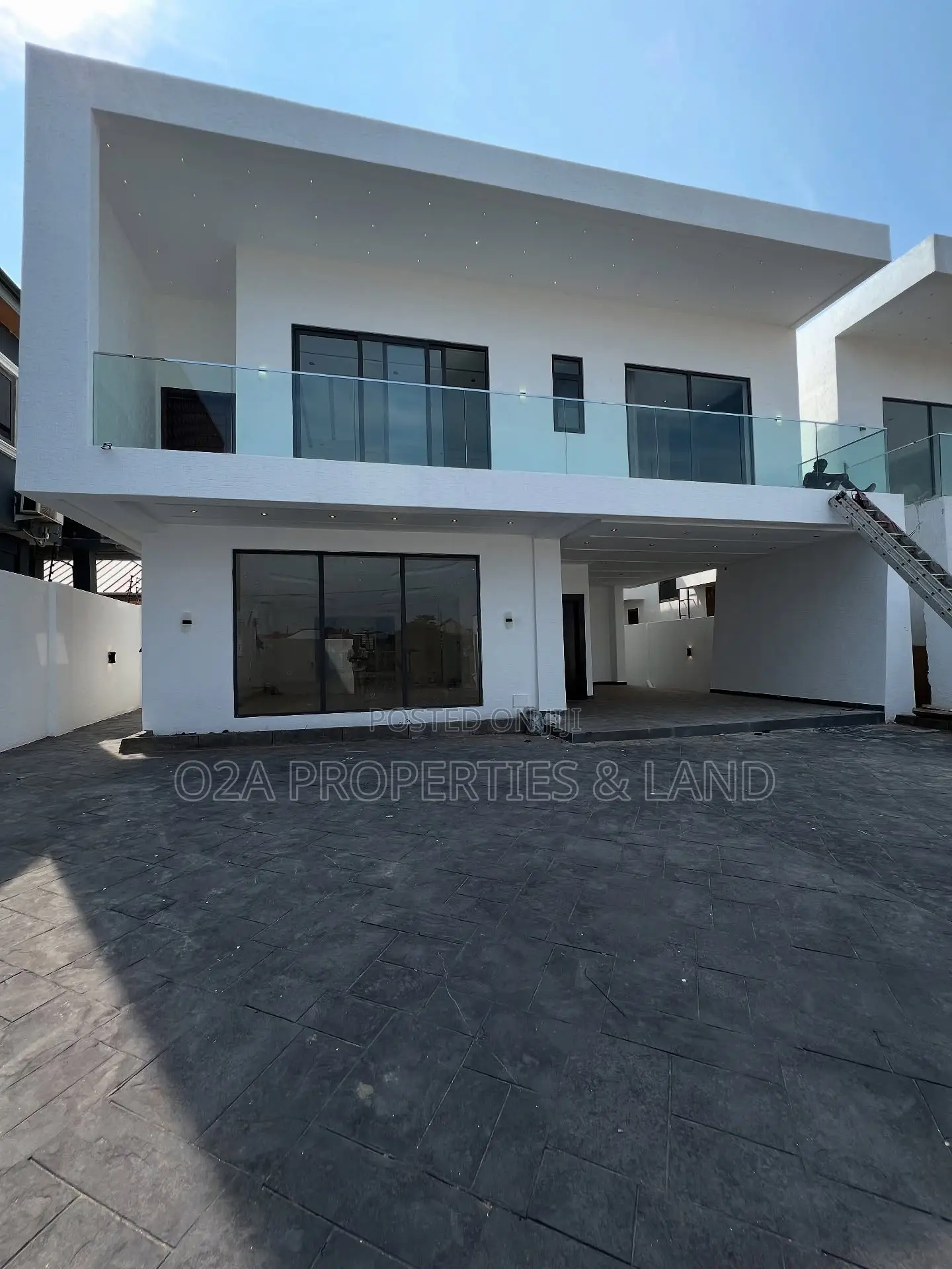 4bdrm House in Ashaley Botwe, Lake Side Estate for sale in Lake Side Estate