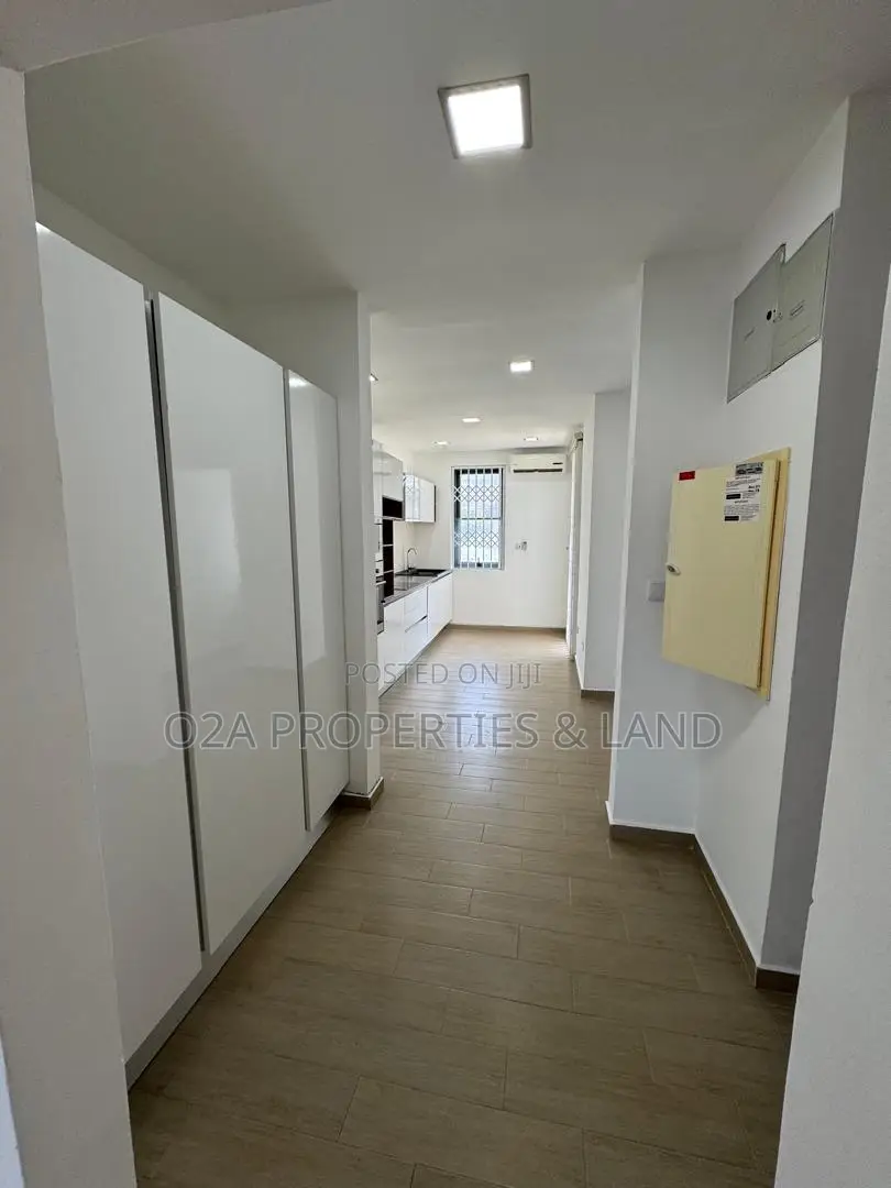 3bdrm Apartment in Cantonments, Acquinas for sale in Acquinas