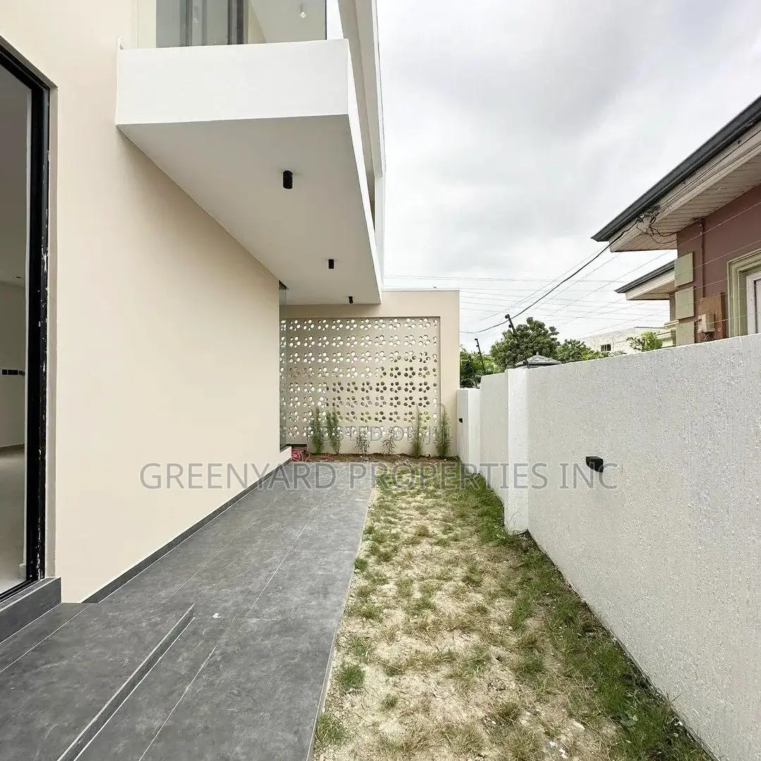 4bdrm House in Nanakrom, Ashaley Botwe for sale in Ashaley Botwe
