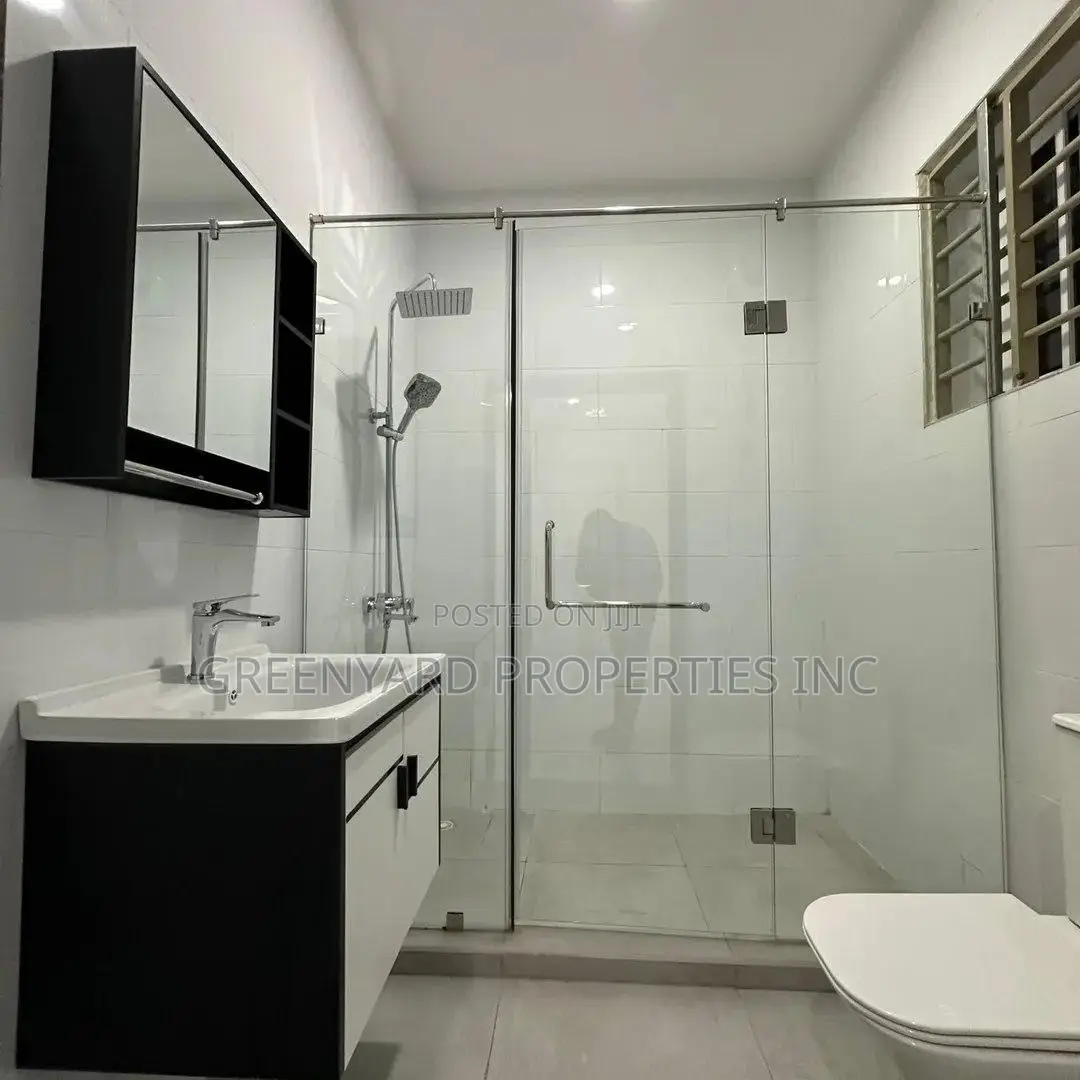 4bdrm House in Lakeside, Ashaley Botwe for sale in Ashaley Botwe