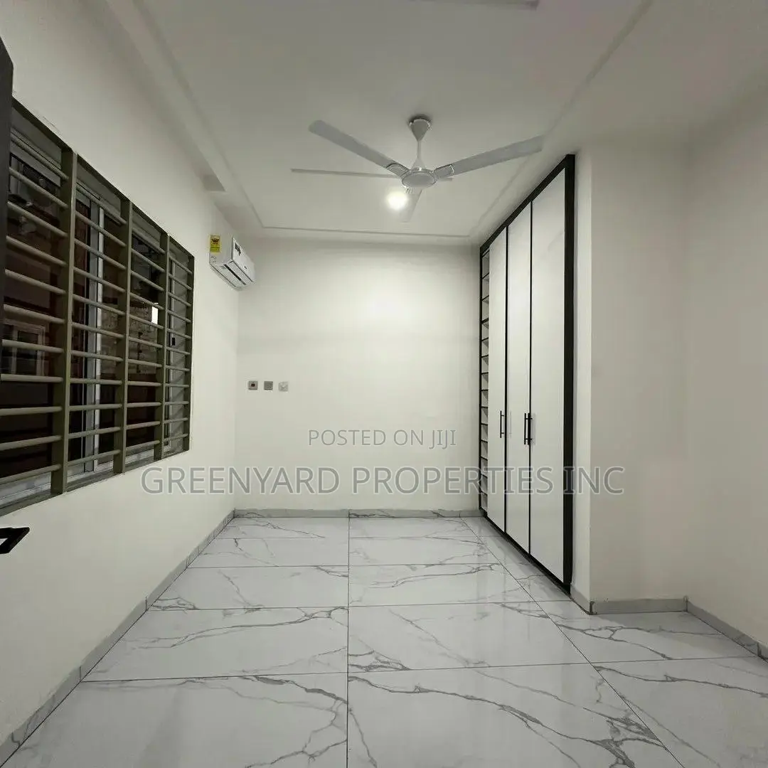 4bdrm House in Lakeside, Ashaley Botwe for sale in Ashaley Botwe