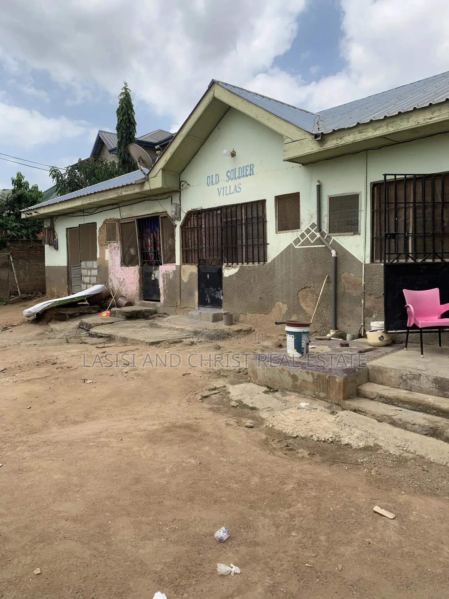 5bdrm Apartment in Lasisi And Christ, Amasaman for sale in Amasaman