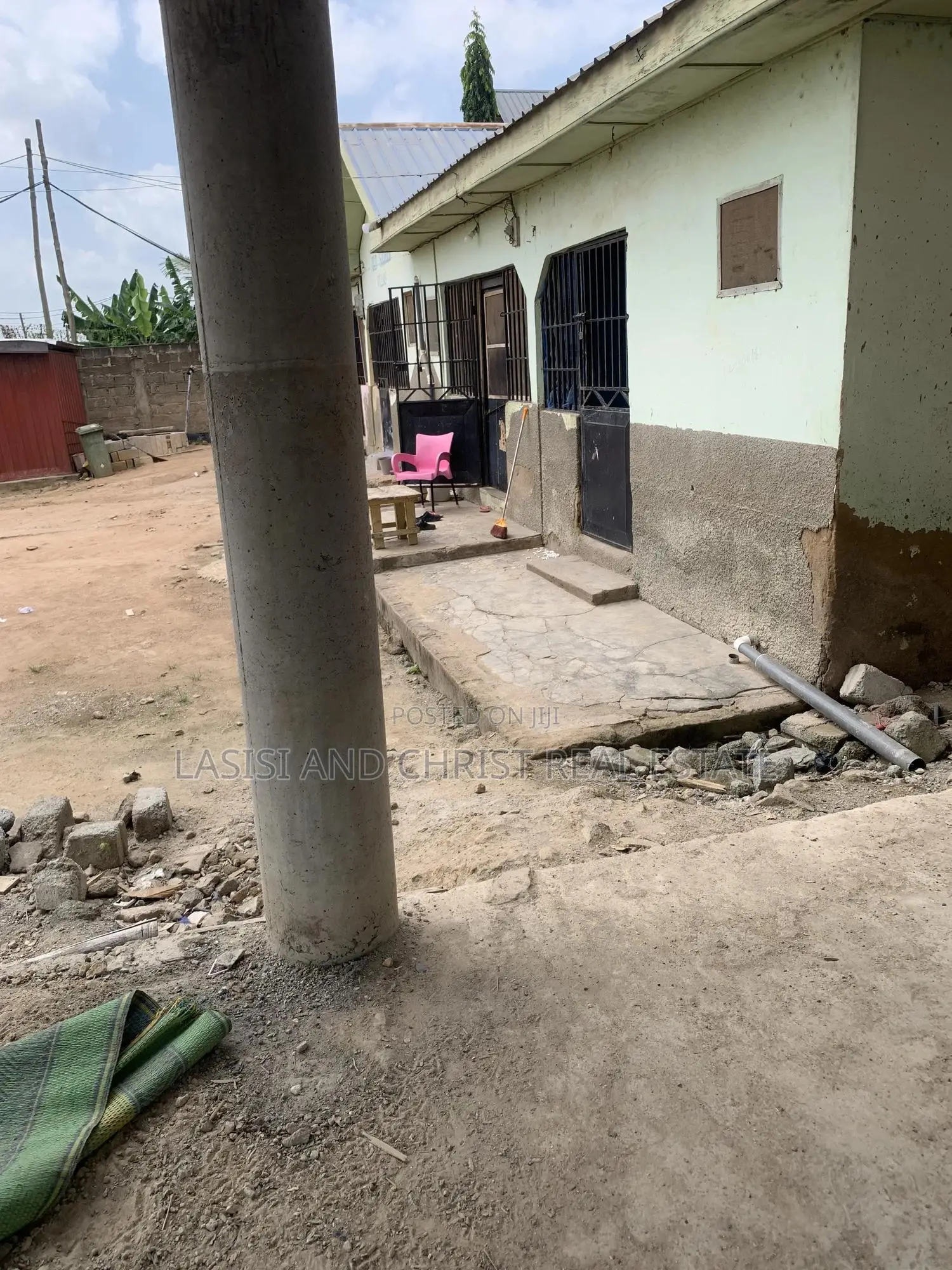 5bdrm Apartment in Lasisi And Christ, Amasaman for sale in Amasaman