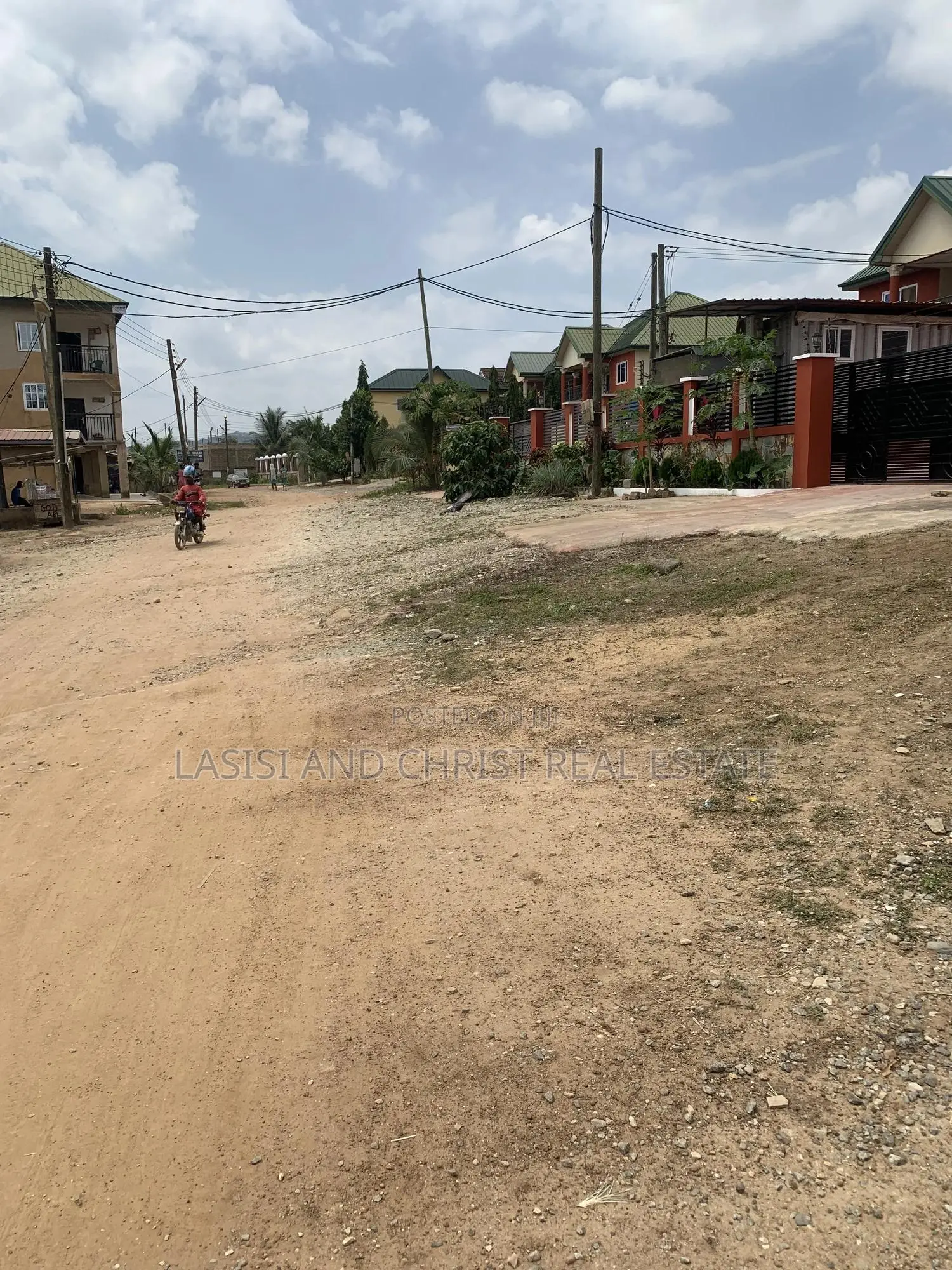5bdrm Apartment in Lasisi And Christ, Amasaman for sale in Amasaman