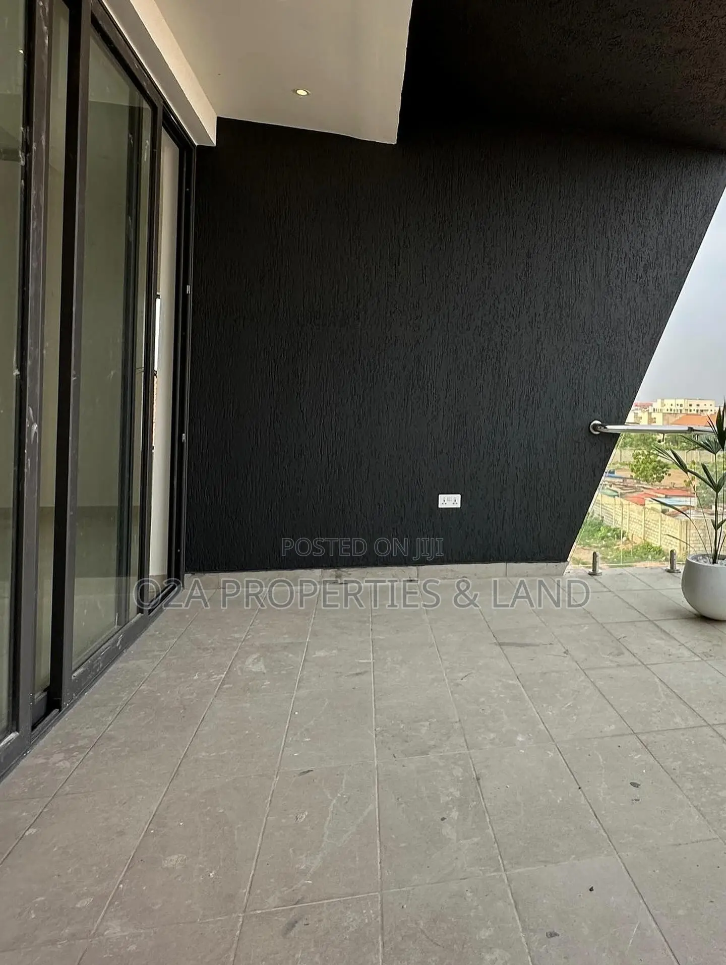 5bdrm House in East Legon, American House for sale in American House